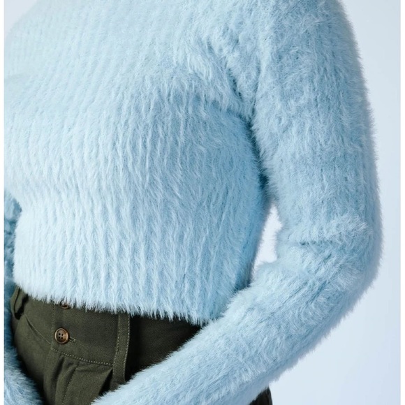 Brand: Clad and Cloth  Color: light/baby blue  Size: medium - Picture 2 of 3